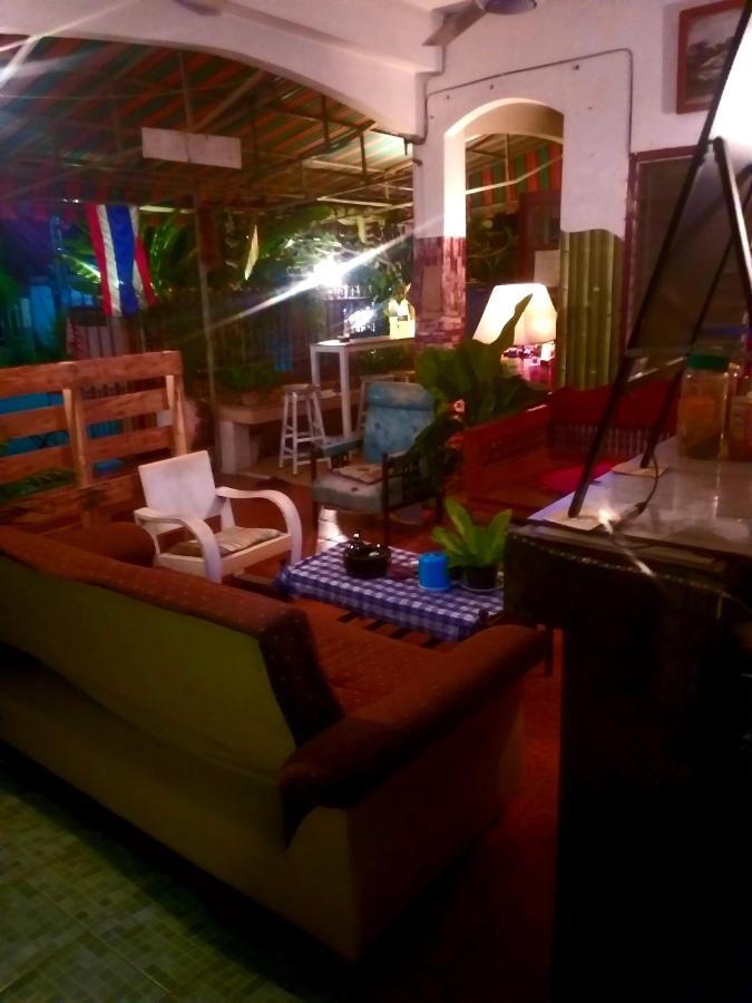 Srikrung Guesthouse Phra Nakhon Si Ayutthaya Esterno foto