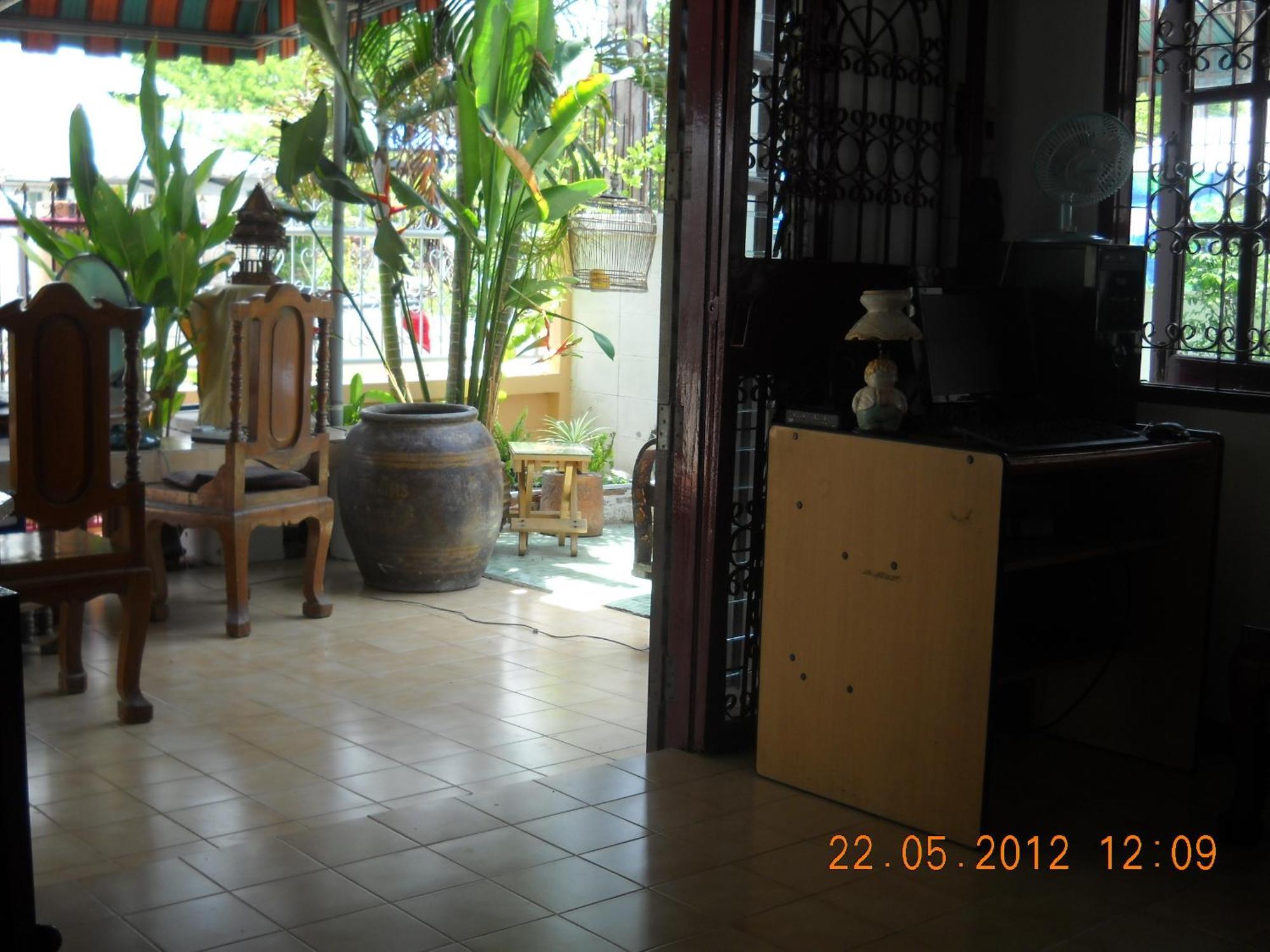 Srikrung Guesthouse Phra Nakhon Si Ayutthaya Esterno foto