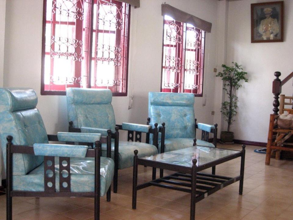 Srikrung Guesthouse Phra Nakhon Si Ayutthaya Esterno foto