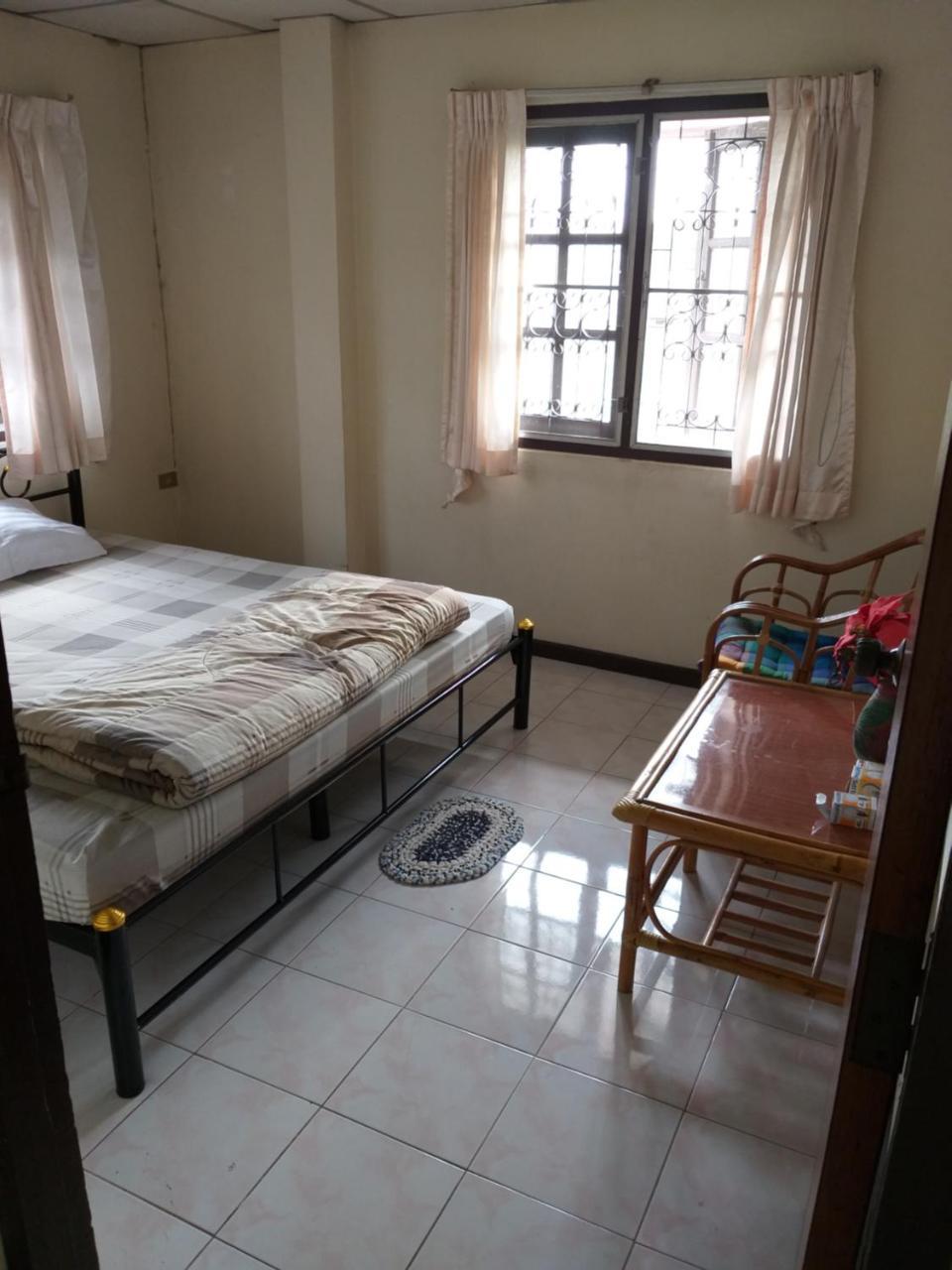 Srikrung Guesthouse Phra Nakhon Si Ayutthaya Esterno foto