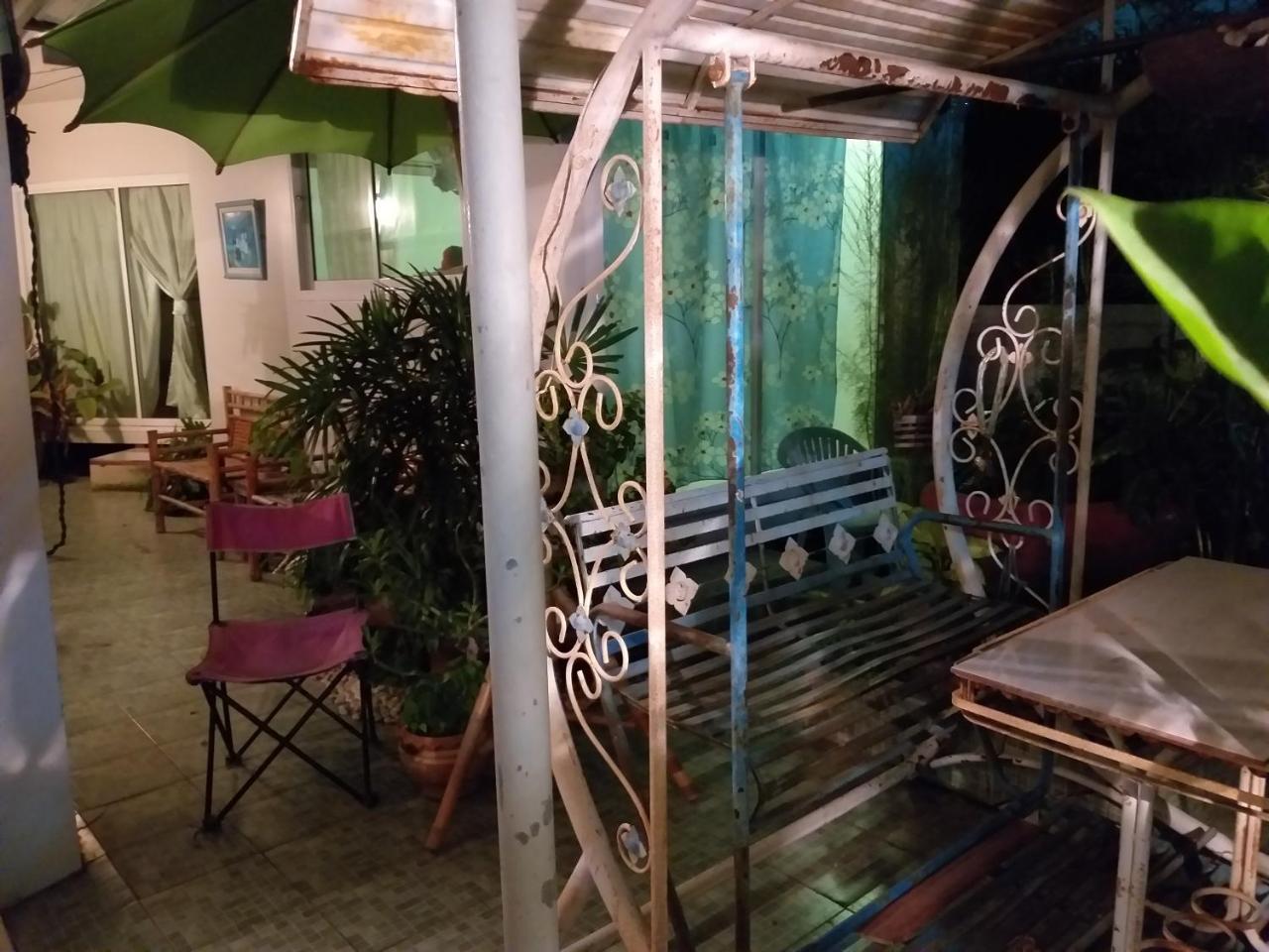 Srikrung Guesthouse Phra Nakhon Si Ayutthaya Esterno foto