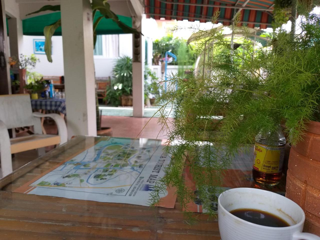 Srikrung Guesthouse Phra Nakhon Si Ayutthaya Esterno foto