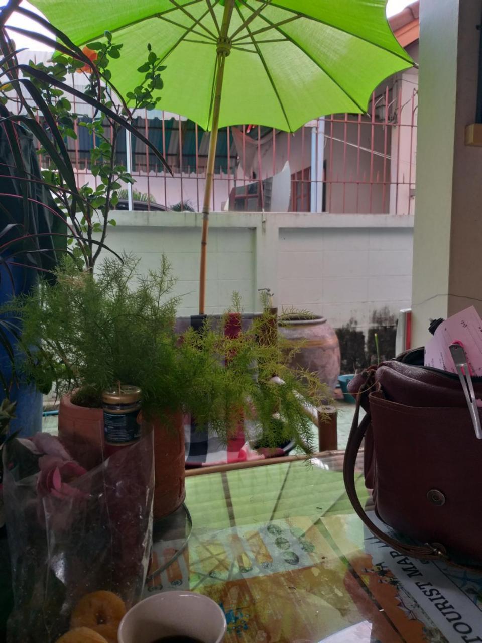 Srikrung Guesthouse Phra Nakhon Si Ayutthaya Esterno foto