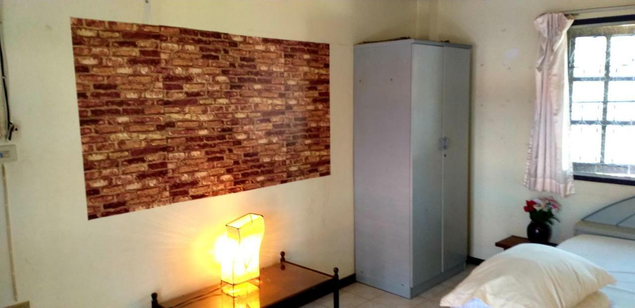 Srikrung Guesthouse Phra Nakhon Si Ayutthaya Esterno foto